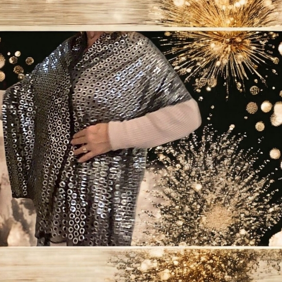 unknown Accessories - Black & silver shall cape table runner can be versatile for Holidays  sc…